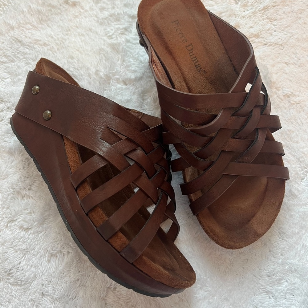 Pierre Dumas sandals, size 6.5